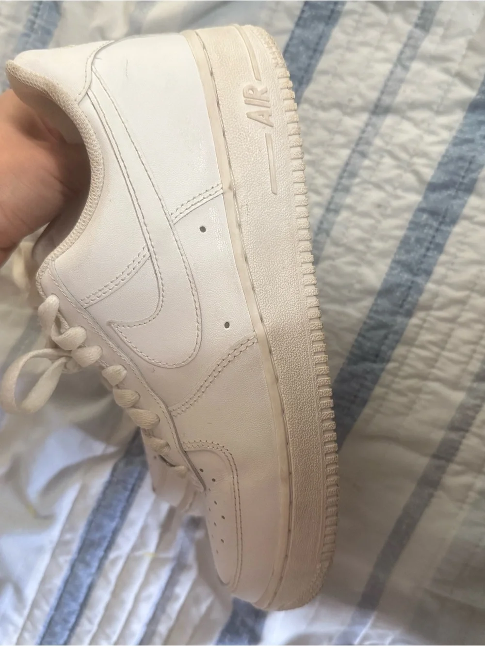 Women’s Air Force 1 low Triple White - Picture 2 of 7